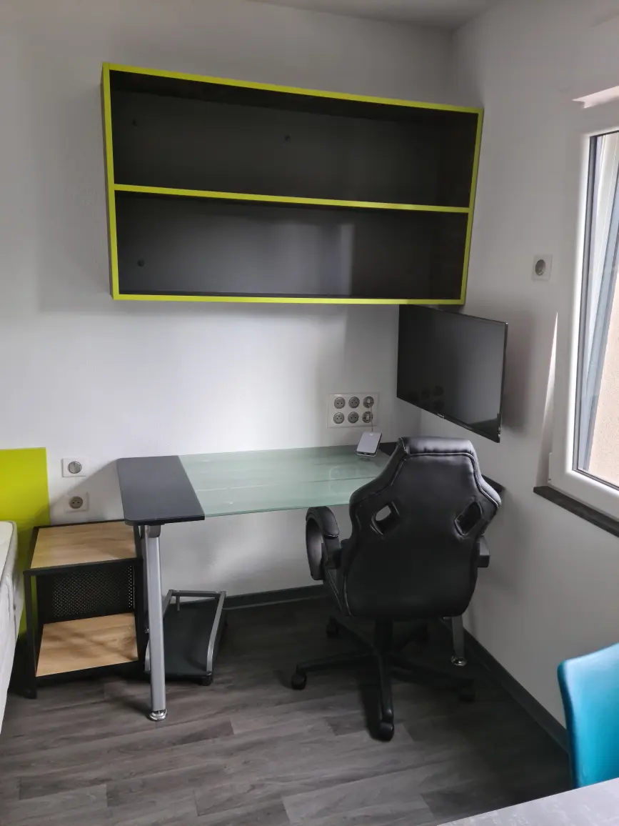 int&eacute;rieur de studio &eacute;quip&eacute; &agrave; montbeliard