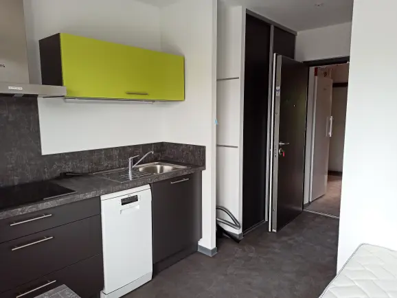 int&eacute;rieur de studio &eacute;quip&eacute; &agrave; montbeliard