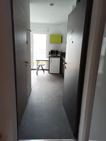 int&eacute;rieur de studio &eacute;quip&eacute; &agrave; montbeliard