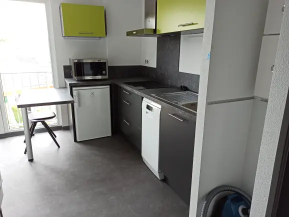 int&eacute;rieur de studio &eacute;quip&eacute; &agrave; montbeliard