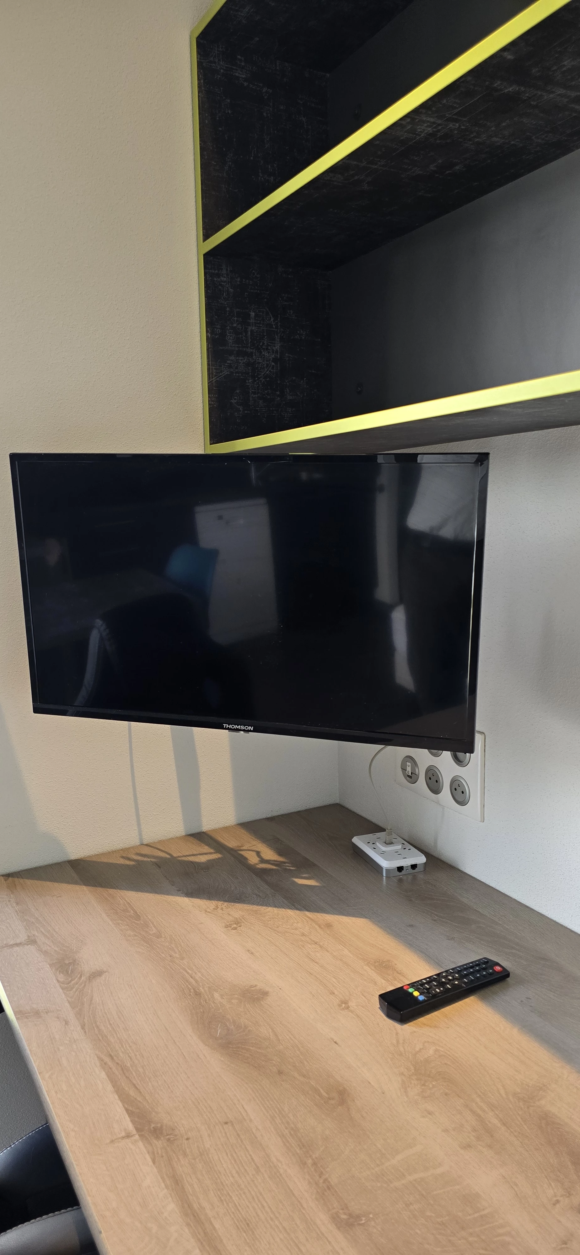 int&eacute;rieur de studio &eacute;quip&eacute; &agrave; montbeliard